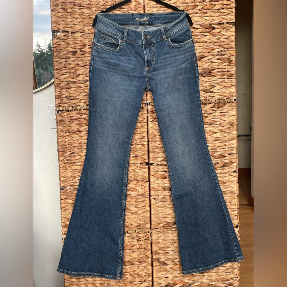 Brand New, Wrangler Retro Flare Jeans